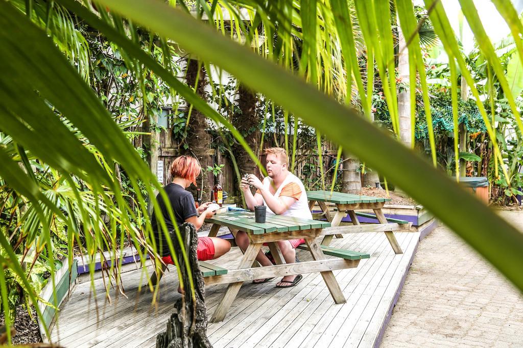 Centabay Lodge And Backpackers Paihia Exterior photo